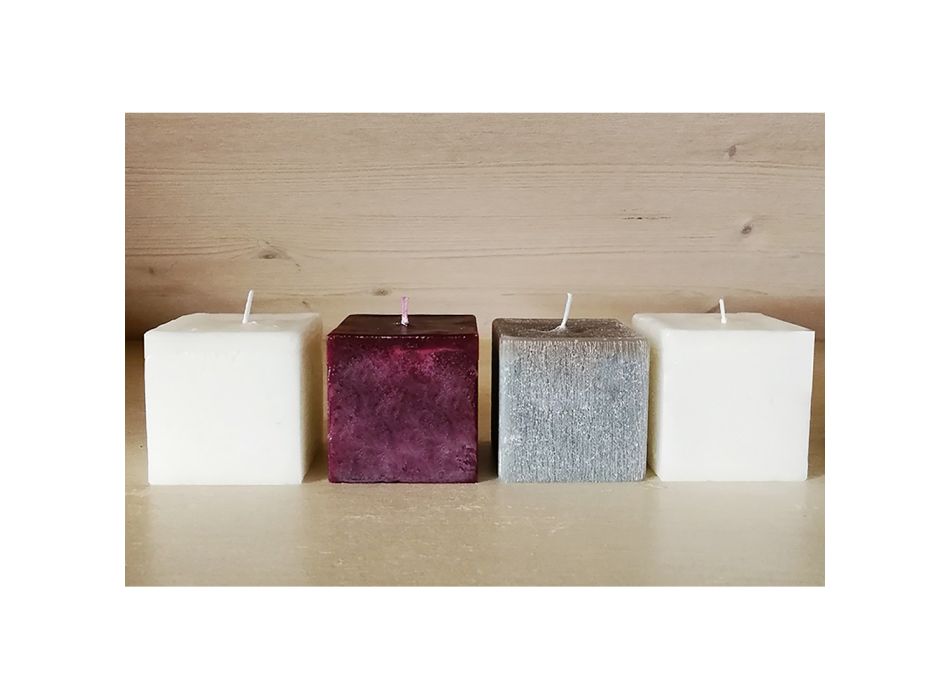 2 kwadratowe świece woskowe o różnych rozmiarach Made in Italy - Adelle