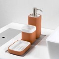 Wolnostojące akcesoria łazienkowe z terakoty i białej ceramiki - terakota