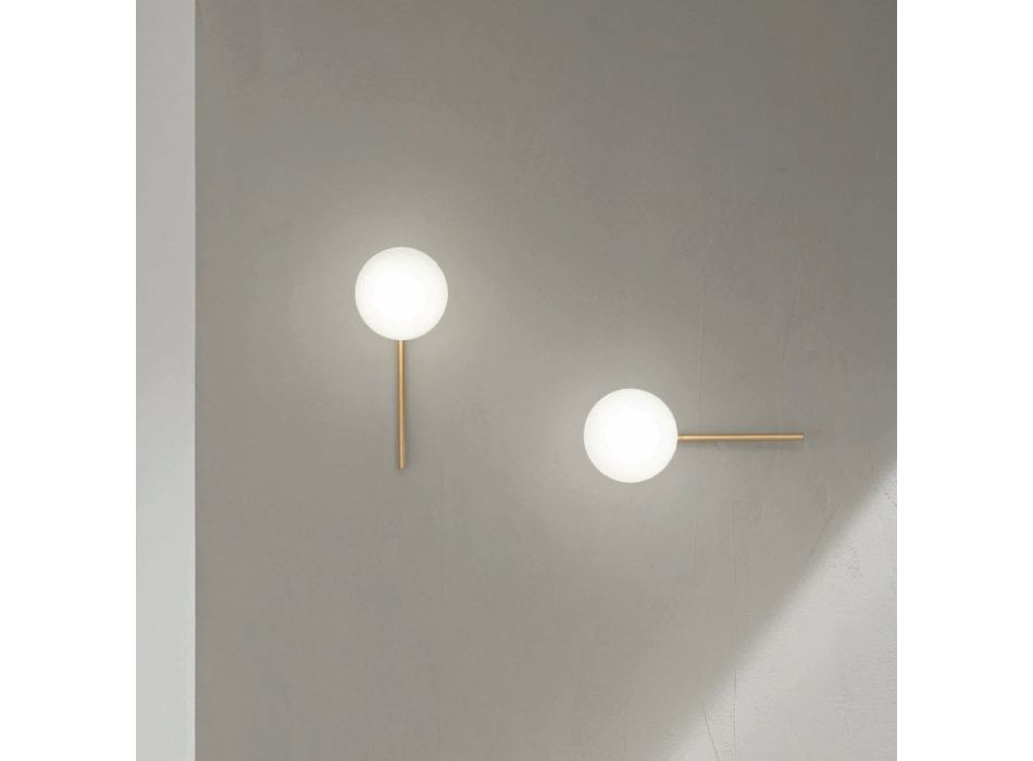 Kinkiet z diodami LED z metalu malowanego na złoto i dmuchanego szkła - Ailanto Viadurini