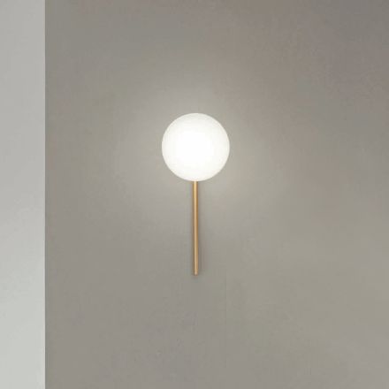 Kinkiet z diodami LED z metalu malowanego na złoto i dmuchanego szkła - Ailanto Viadurini