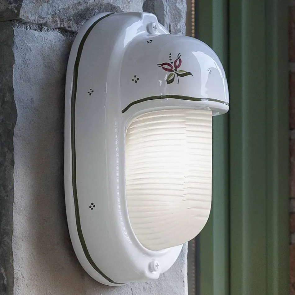 Pionowy kinkiet zewnętrzny w ceramiczne ręcznie malowane kwiaty - Brindisi Viadurini