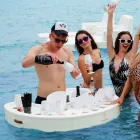 Trona pływająca w białej eko-skórze i plexi Viadurini