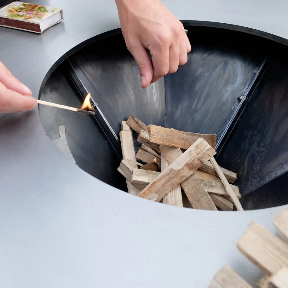 Z płytą kuchenną i komorą na drewno - Giorgione Viadurini