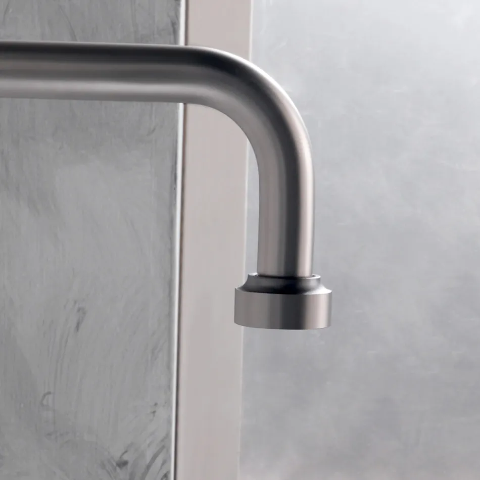 Nowoczesna 3-otworowa bateria umywalkowa z czerwonymi i niebieskimi liniami Made in Italy - Quito Viadurini