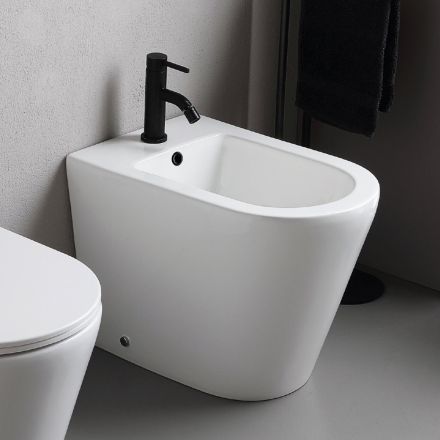 Bidet podłogowy Salice z jednym otworem, wykonany z białej ceramiki, o eleganckim, nowoczesnym wzornictwie Viadurini