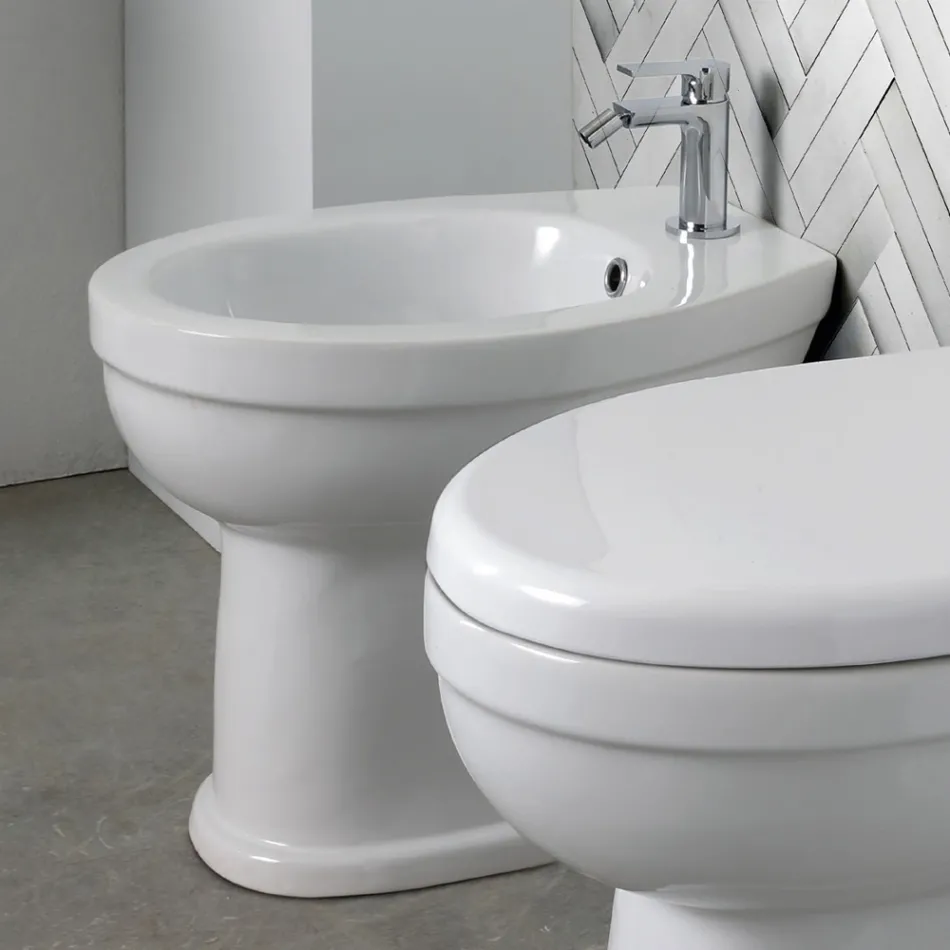 Bidet jednootworowy montowany na podłodze, z białej ceramiki, o eleganckim, nowoczesnym wzornictwie – Silica Viadurini