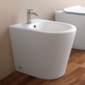 Bidet jednootworowy montowany na podłodze, biały, ceramiczny, o nowoczesnym wzornictwie - Ginepro