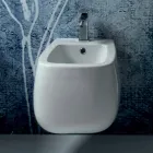 Zaprojektowany podwieszany bidet w białym ceramice Gaiola, wyprodukowany we Włoszech Viadurini
