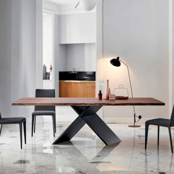 Stół designowy Bonaldo Axe wykonany z drewna o naturalnych krawędziach wykonanych we Włoszech