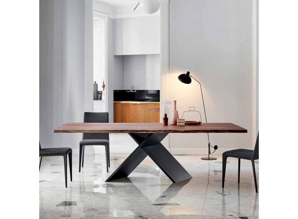 Stół designowy Bonaldo Axe wykonany z drewna o naturalnych krawędziach wykonanych we Włoszech