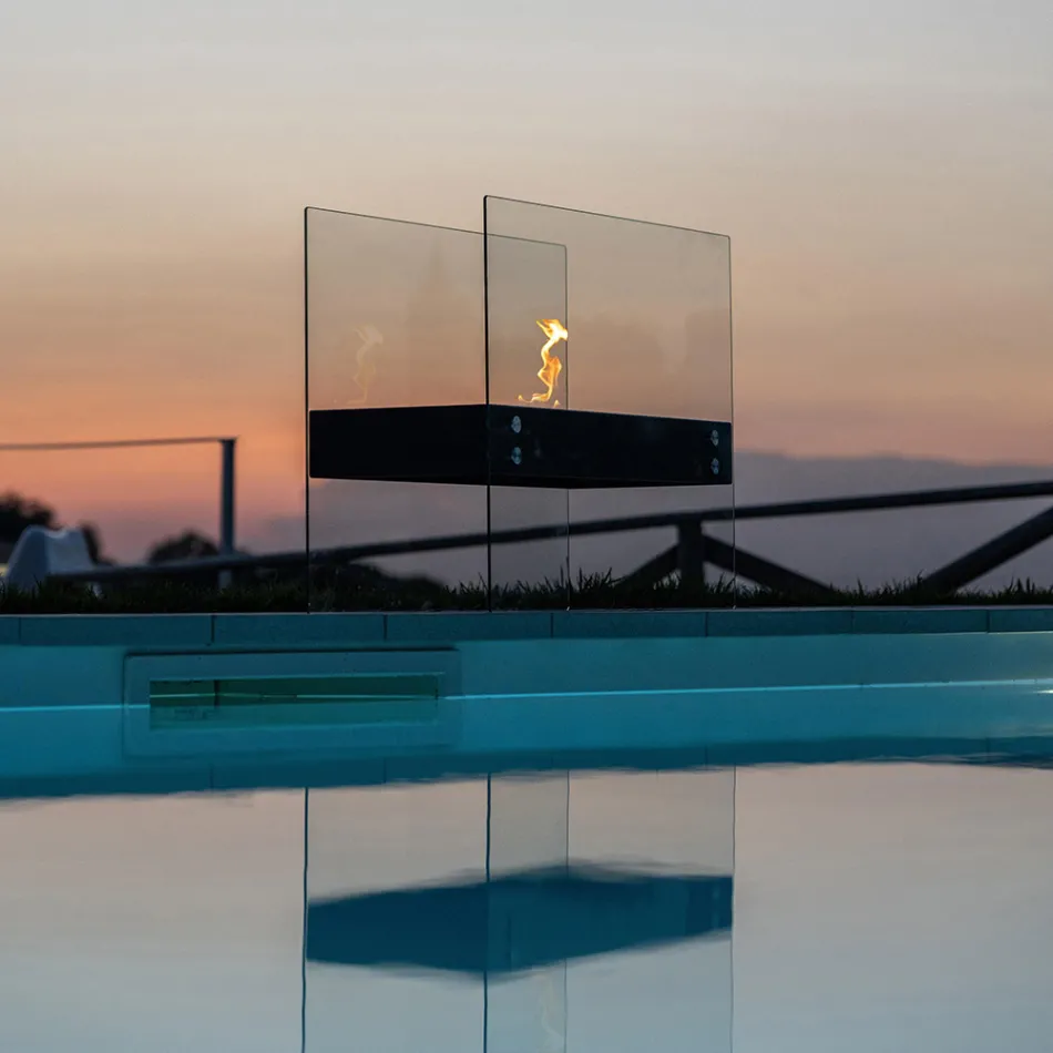 Kominek podłogowy na bioetanol z czarnego metalu i szkła hartowanego - Violante Viadurini