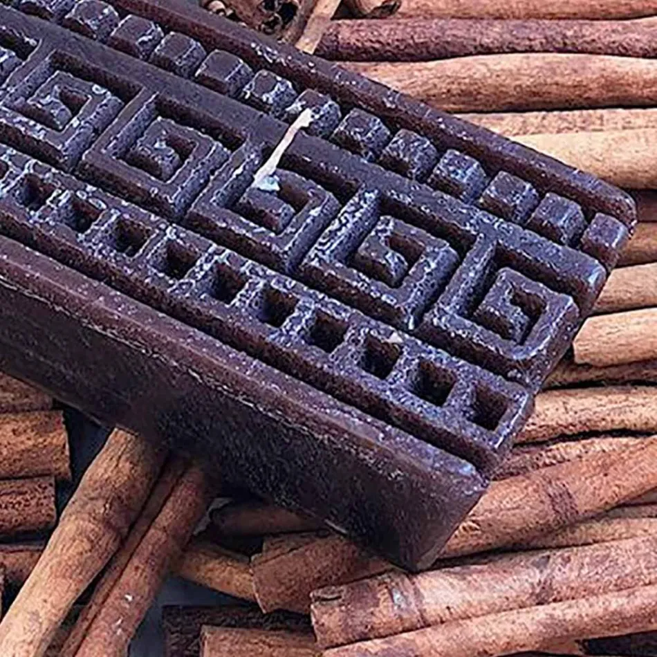 Prostokątna świeca zapachowa Artisan o zapachu cynamonu Made in Italy - Alissa Viadurini