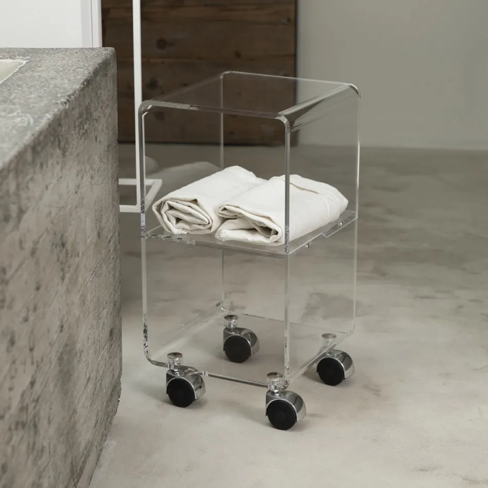 Kolumna na kółkach z przezroczystego kryształu akrylowego 1 lub 3 półki - Minervo Viadurini