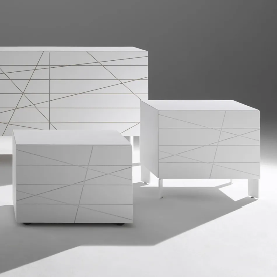 Stolik nocny z 1 szufladą z malowanej płyty wiórowej - Leone Viadurini