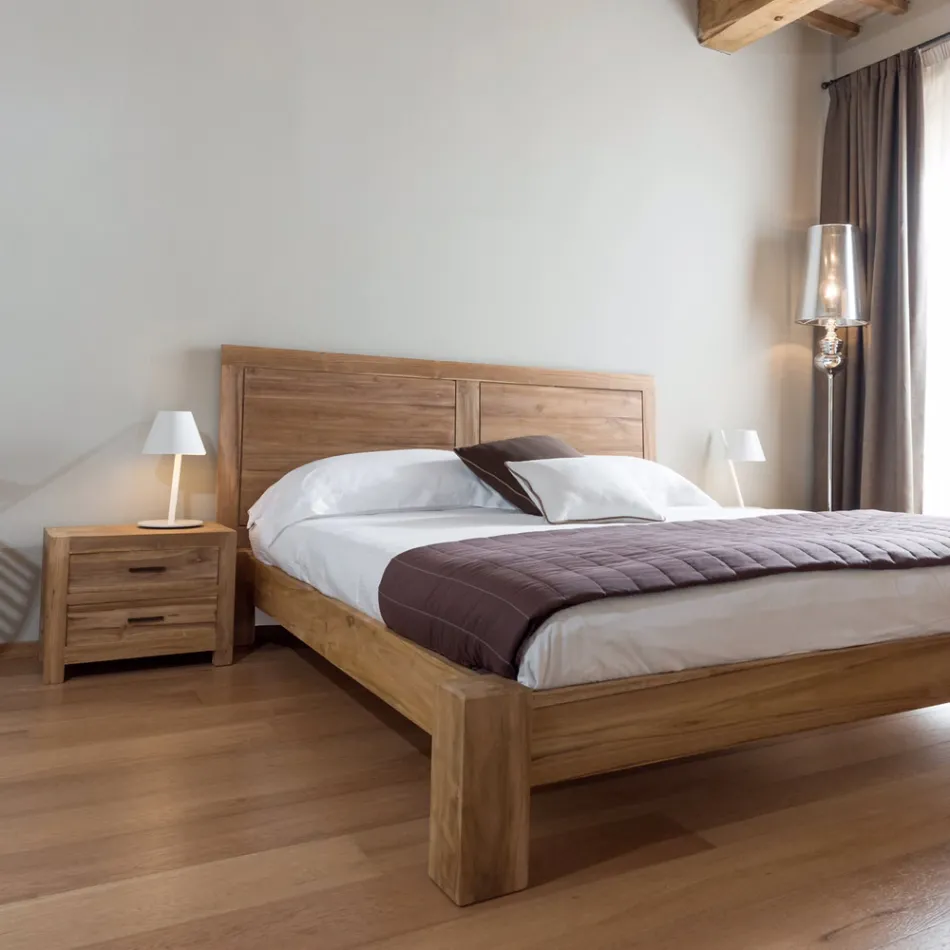 Solidna szafka nocna z drewna tekowego z 2 szufladami - Vovinam Viadurini