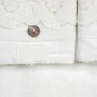 Zestaw podwójnych prześcieradeł z jasnego lnu i koronki Armonia w 2 kolorach - Dettox Viadurini