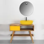 Żółta kompozycja mebli łazienkowych z kolorowymi dodatkami - Sylviane Viadurini