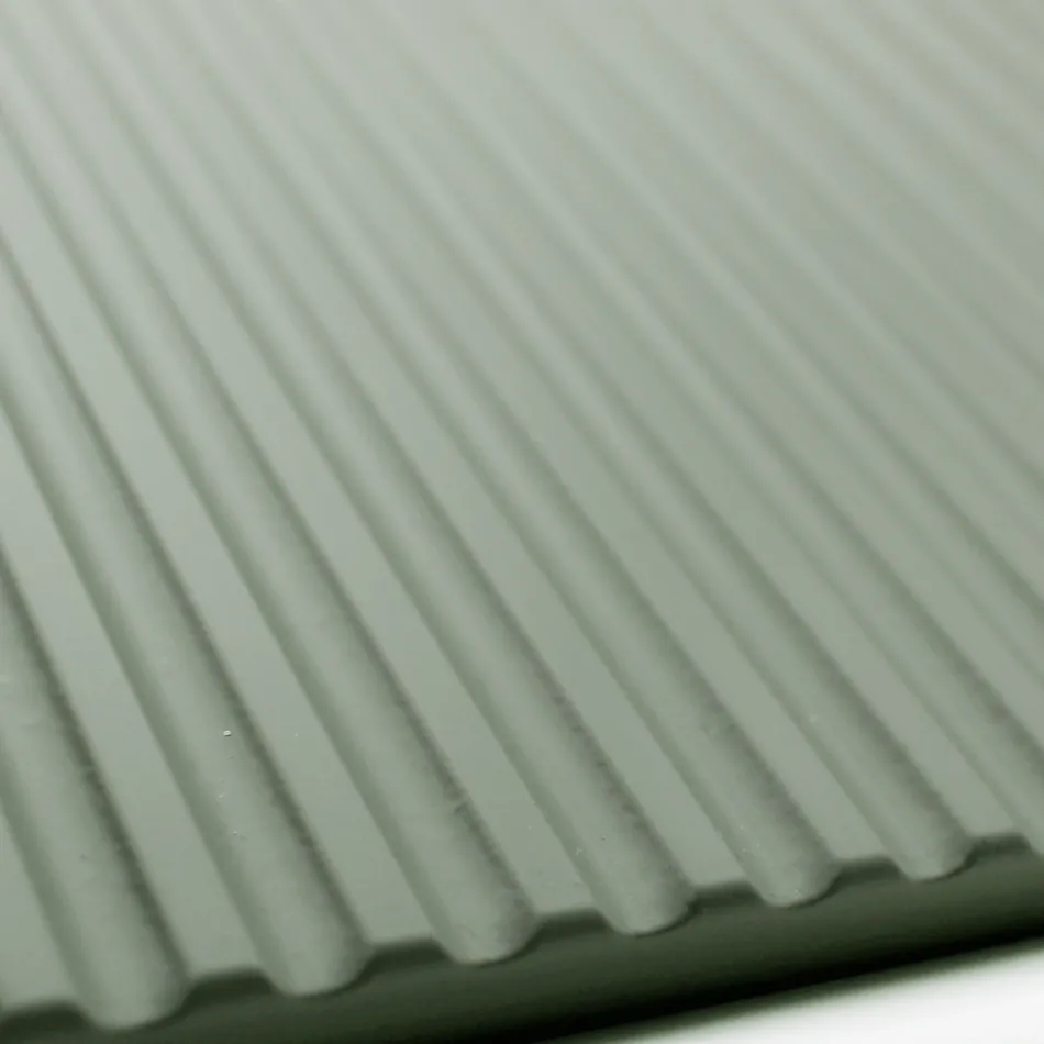 Kompozycja łazienkowa z lustrem i metalowymi meblościankami Made in Italy - Efesto Viadurini