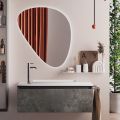 Kompozycja łazienkowa z nowoczesnym lustrem, podstawą Made in Italy i umywalką - Dream