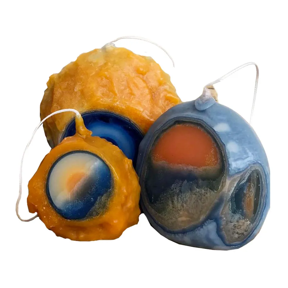 Kompozycja 3 kolorowych świec woskowych, unikalnych elementów, wyprodukowanych we Włoszech - Dela Viadurini