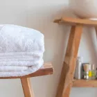 Kompozycja mebli łazienkowych z litego drewna tekowego o nowoczesnym designie - Azina Viadurini