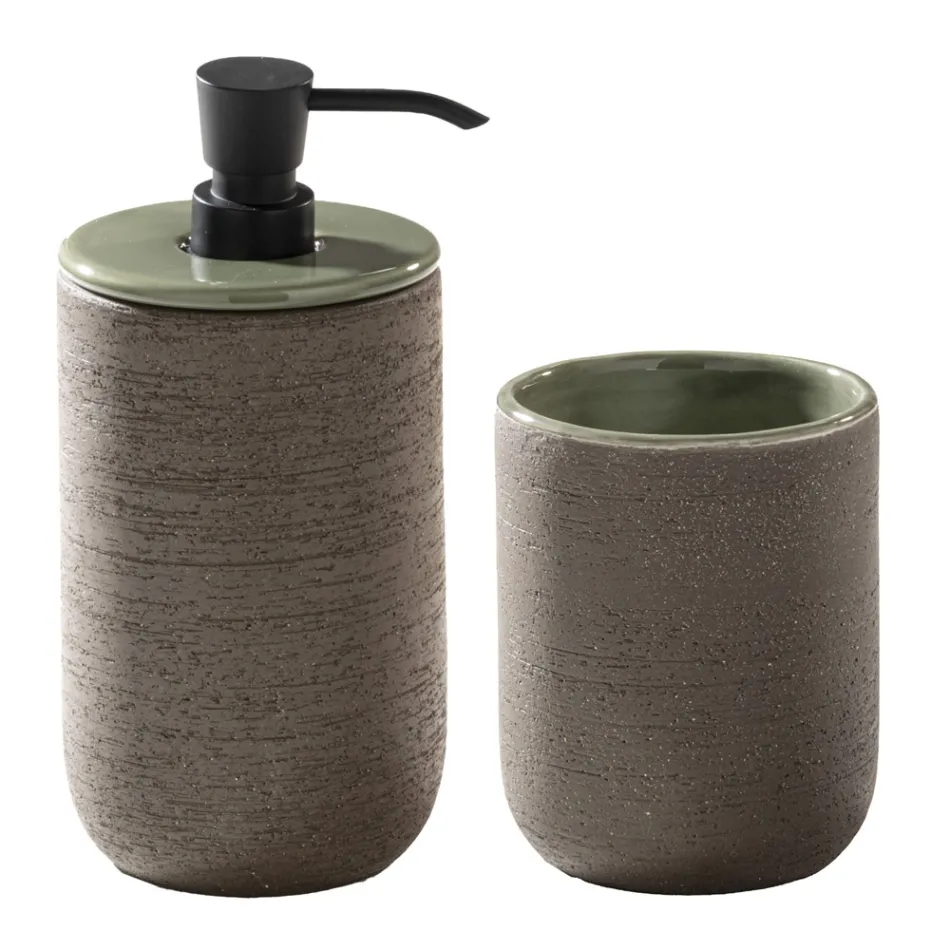 Kompozycja szafek łazienkowych z zieloną podłogą i emaliowane akcesoria - Maryse Viadurini