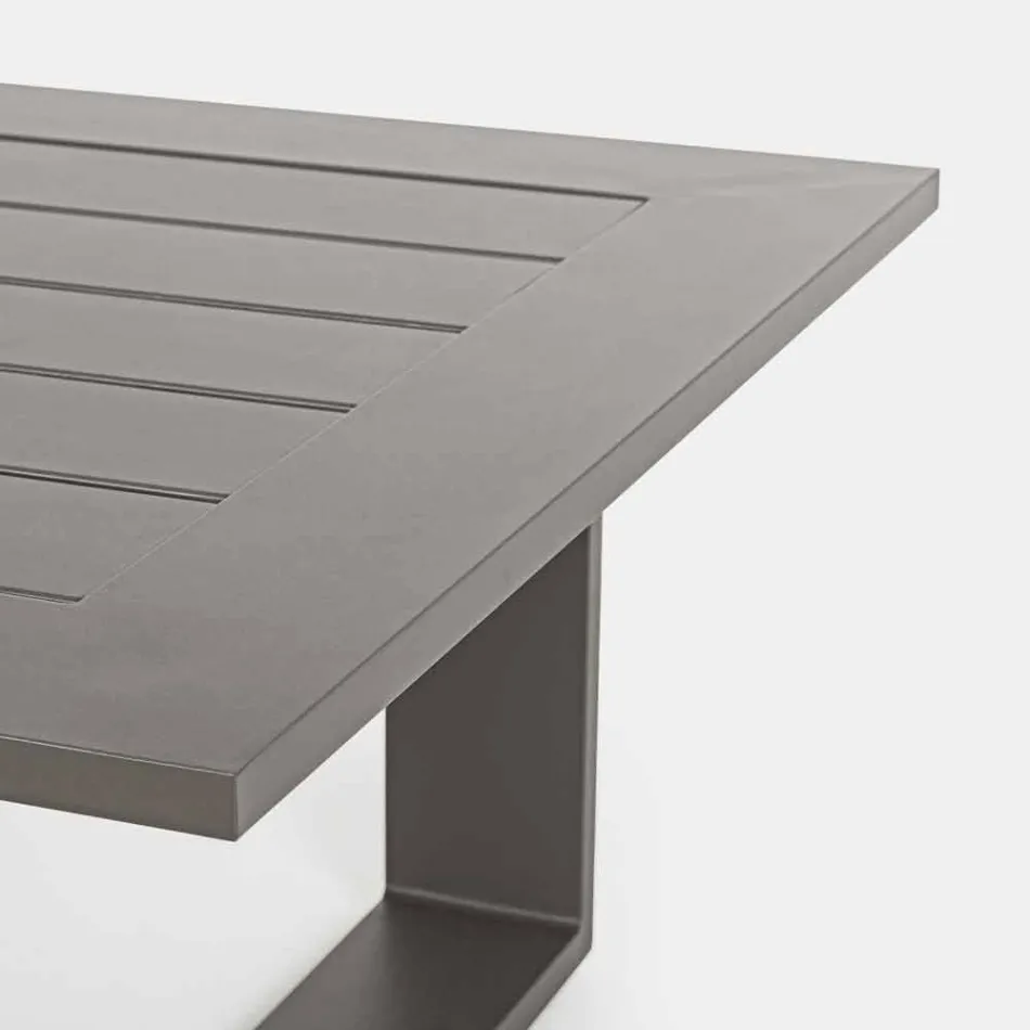 Kompozycja do salonu na zewnątrz z aluminium z poduszkami z tkaniny - Yoshi Viadurini