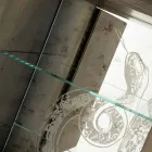 Nowoczesny kredens z 2 drzwiami z litego drewna i skórą anilinową Joy Viadurini