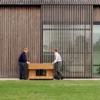 Kuchnia zewnętrzna 141x70x93 cm wykonana z litego drewna tekowego i aluminium - Stilosa Viadurini