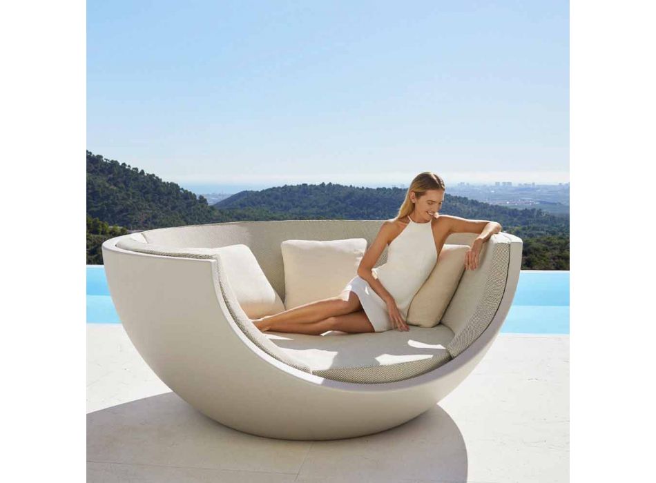 Łóżko dzienne na zewnątrz w luksusowym okrągłym kształcie z polietylenu - Ulm Moon firmy Vondom Viadurini
