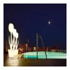 Nowoczesna dekoracja jasnych mebli ogrodowych - Tulip by Myyour Viadurini