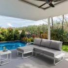 Sofa 3-osobowa z aluminiową pufą ogrodową i szarymi poduszkami - Avoir Viadurini