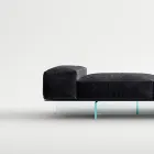 Sofa z wyjątkowo przezroczystą szklaną podstawą i siedziskiem z tkaniny Made in Italy - Rory Viadurini