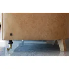 Sofa wewnętrzna z drewnianymi nóżkami i metalowymi kółkami Made in Italy - Giocoso Viadurini