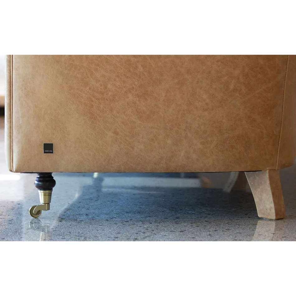 Sofa wewnętrzna z drewnianymi nóżkami i metalowymi kółkami Made in Italy - Giocoso Viadurini