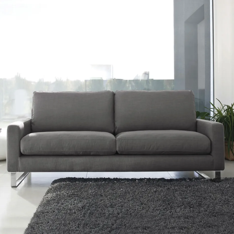 Sofa do salonu z nóżkami sań z chromowanego metalu - ekskluzywna Viadurini