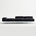 Saphir – Nowoczesna modułowa sofa ze szklanym stelażem, wyprodukowana we Włoszech