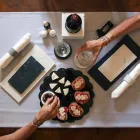 Dwie podstawki w białym i szarym marmurze z korkiem Made in Italy - Jessa Viadurini