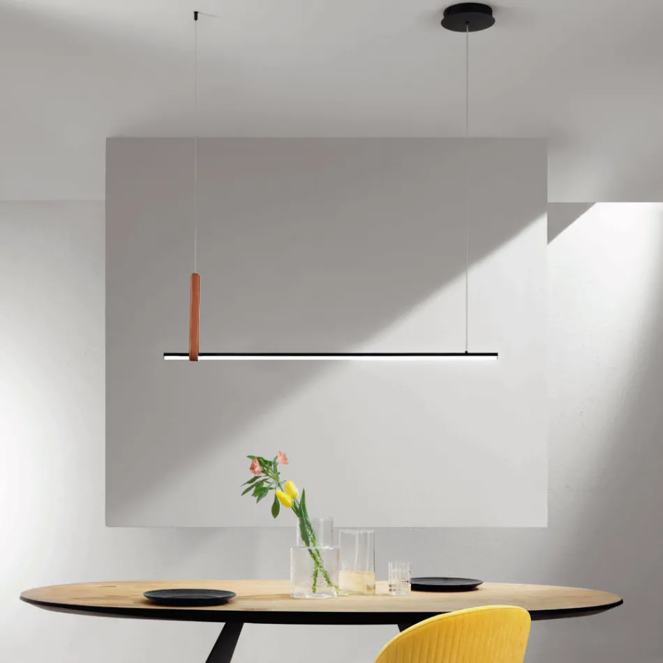 Pozioma lampa wisząca z metalu i detali ze sztucznej skóry - cyprys Viadurini