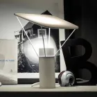 Nowoczesna lampa stołowa z żywicy i białej bawełny Made in Italy - Fiera Viadurini