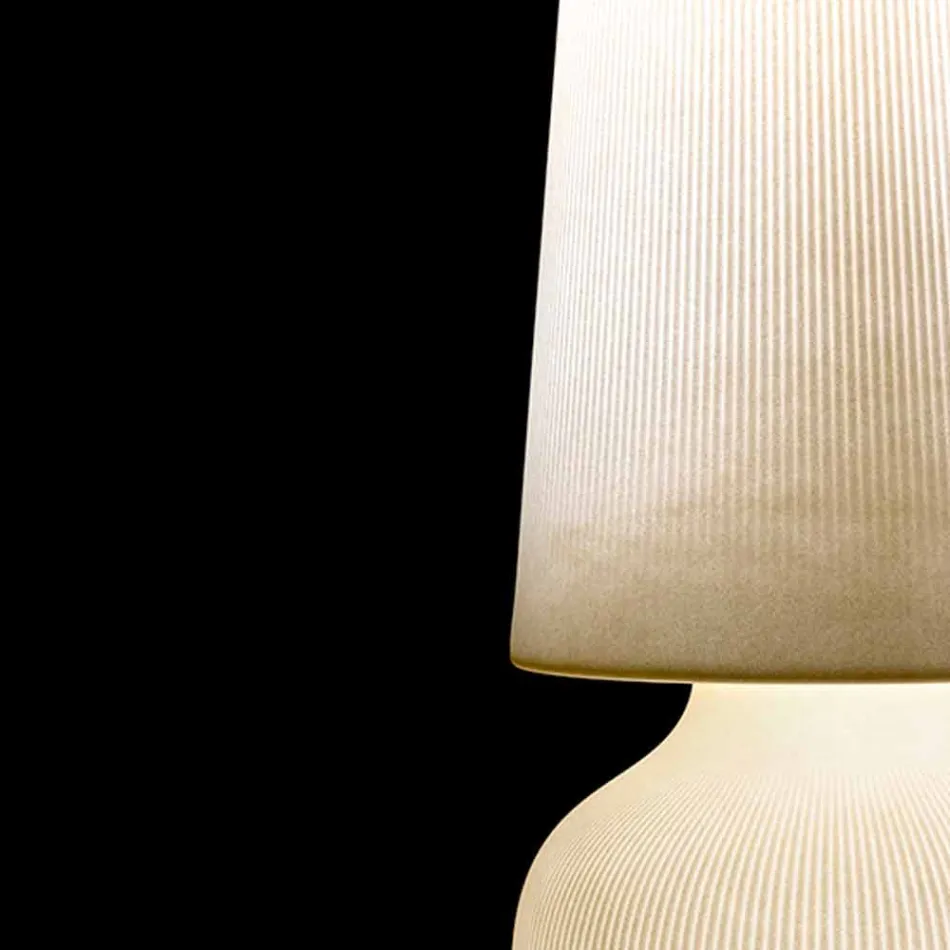 Zewnętrzna lampa podłogowa ze strukturą polietylenową Made in Italy - Desmond Viadurini