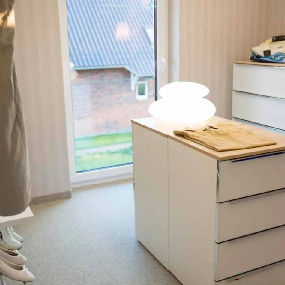 Lampa podłogowa do wnętrz lub na zewnątrz o nowoczesnym naturalnym designie - Sassostar Viadurini