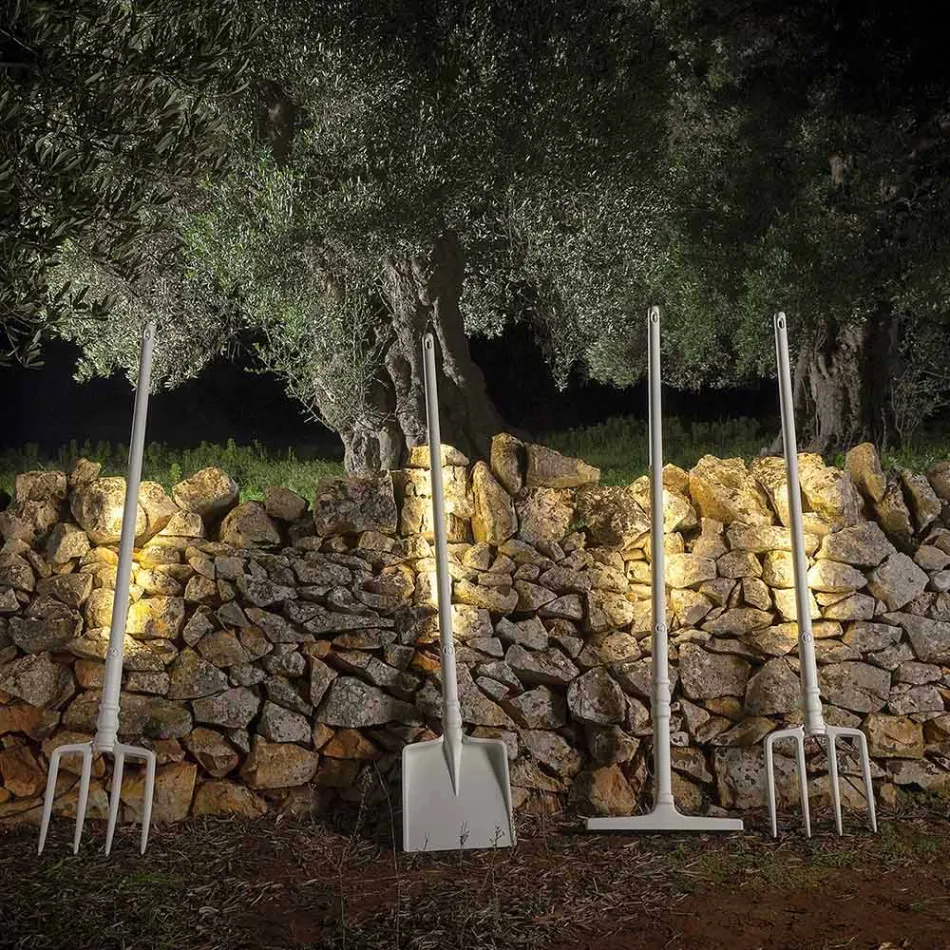 Zewnętrzna lampa podłogowa z białego technopolimeru, 3 formy - narzędzia Viadurini