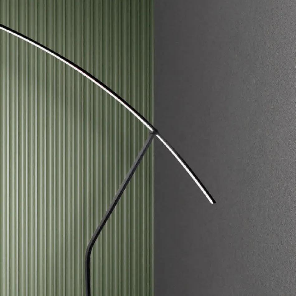 Lampa podłogowa z metalu malowanego w różnych kolorach i ściemnianej diody LED - klon Viadurini