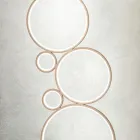 Nowoczesna lampa podłogowa LED z metalu malowanego na złoto lub srebro - Punto Viadurini