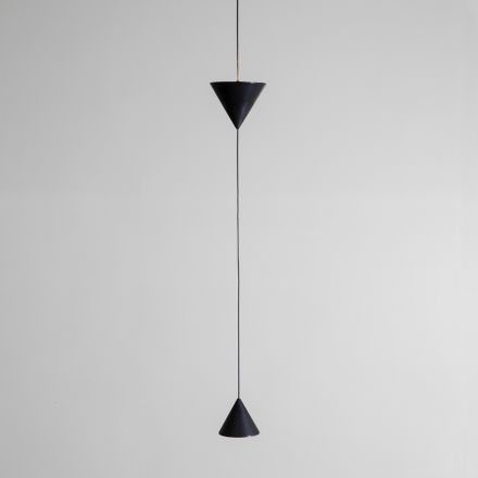 Lampa wisząca z drutu z czarnego aluminium i podwójnego stożka - Mercado Viadurini