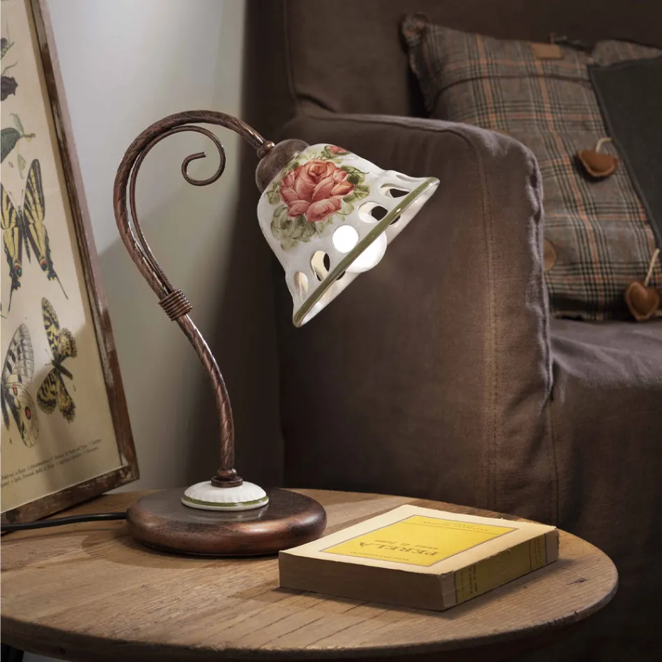 Lampa stołowa z metalu i ręcznie robionej ceramiki z Passanastri - Neapol Viadurini