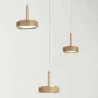 Żyrandol z okrągłą podstawą z metalu malowanego na złoto i oświetleniem LED - Grab Viadurini