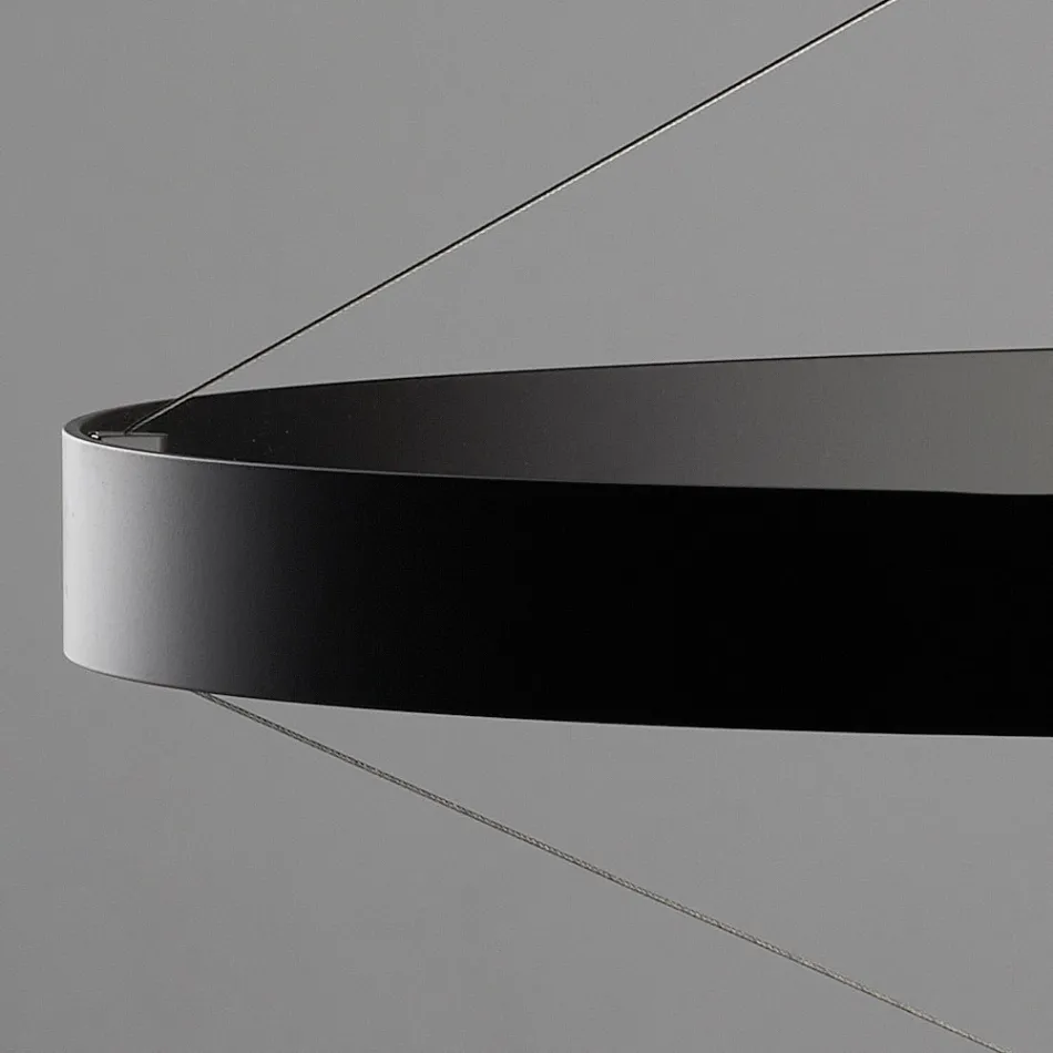 Żyrandol ze szklanym korpusem i 6 aluminiowymi kółkami - Clara Viadurini