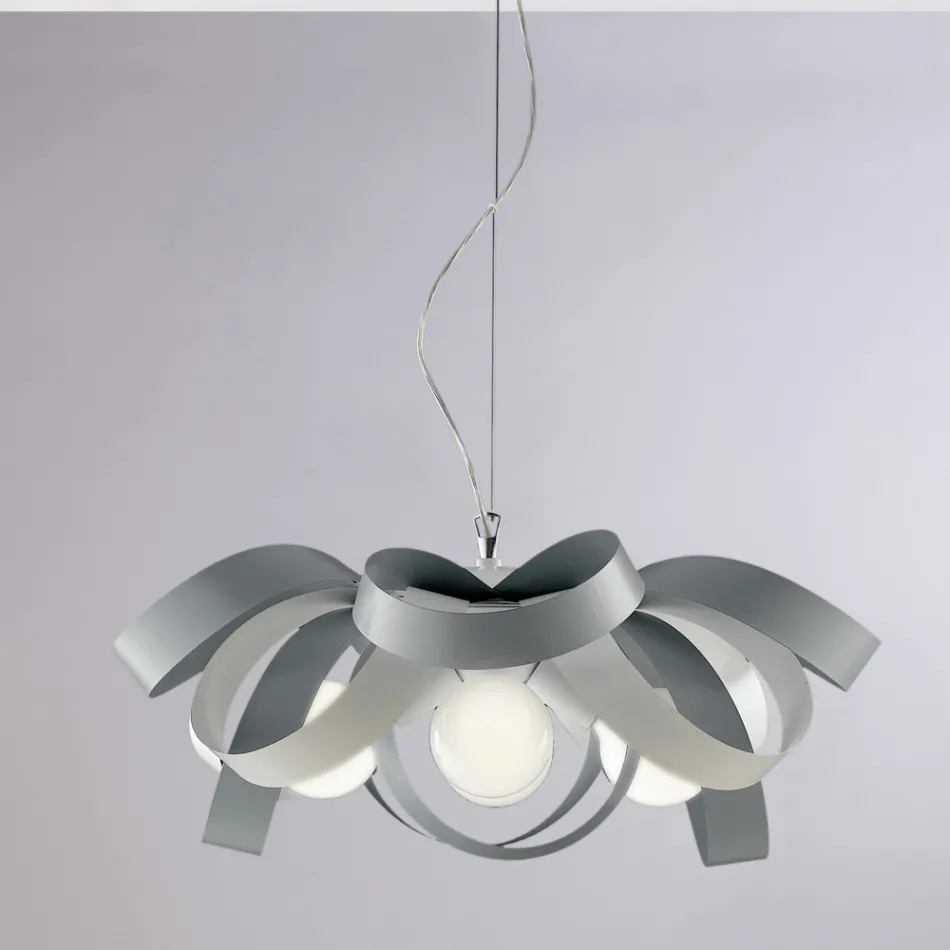 Biały metalowy żyrandol w stylu shabby chic do gustownego wystroju – Sea Viadurini